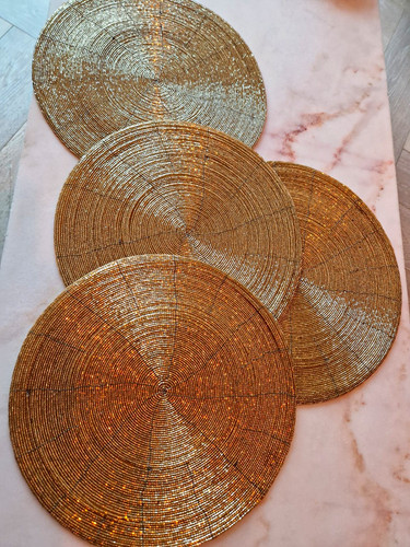 Round gold beaded placemat - 4x,