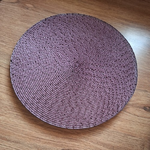 Pcs round woven placemats - 6,